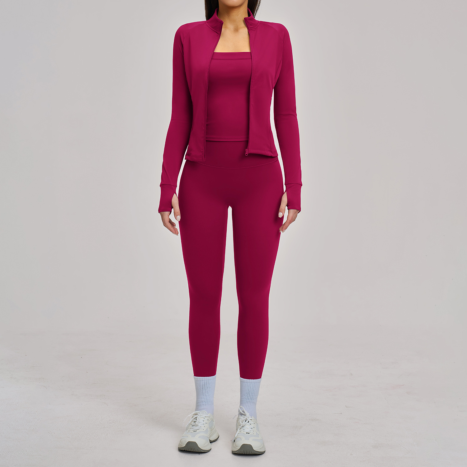 Set da 2/3 Pezzi per Donna: Tu - Sports Equipment Logos recensione e prezzo